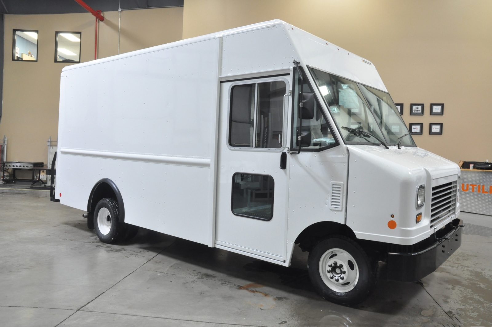 Buy Or Lease A Ford F59 Utilimaster 14 P 700 Financing For New Buy Or Lease A Ford F59 Utilimaster 14 P 700 Financing For New